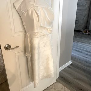 A short wedding dress size 15.